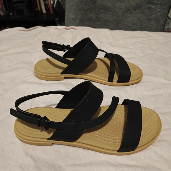 Crocs Tulum, Women's Black Strappy Sandals - Picture 2 of 7